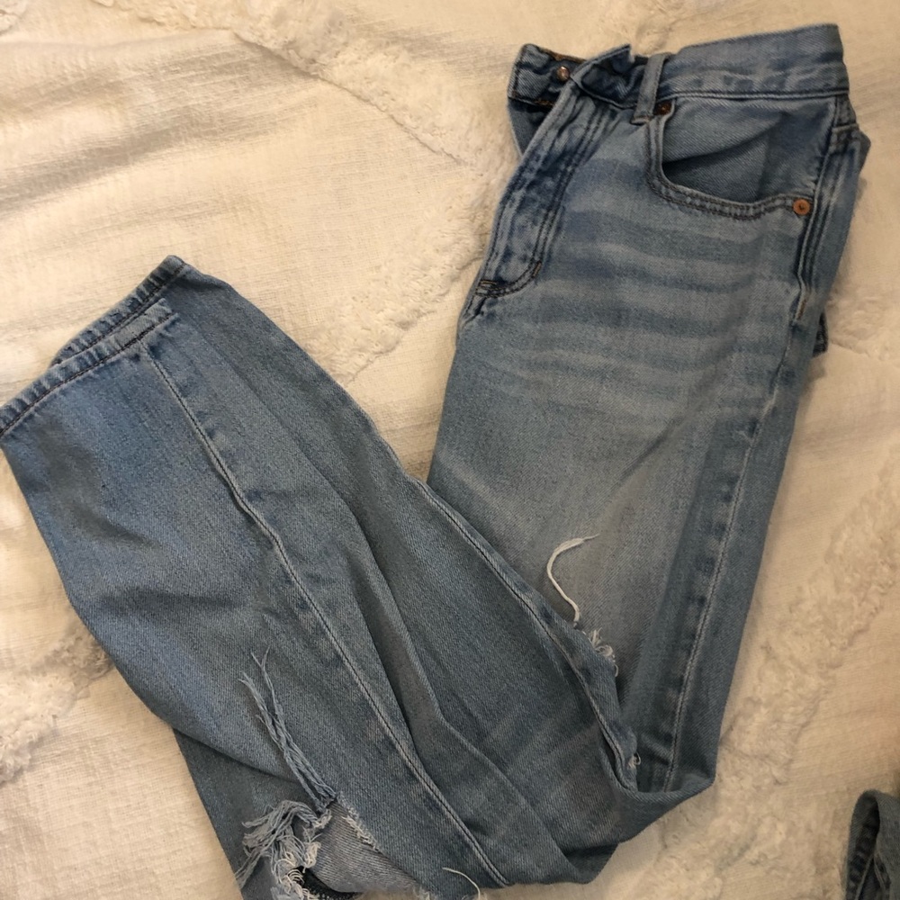 American eagle ripped mom jeans